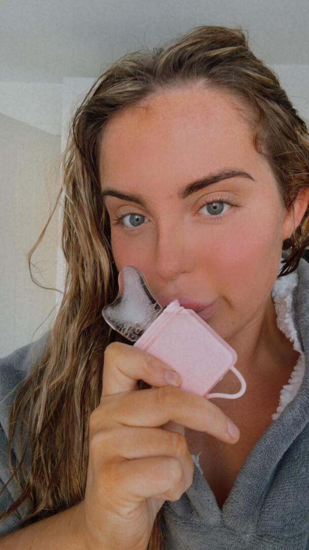 2 in 1 Ice Therapy Gua Sha Contouring Glow Wand - Nude Pink - Scented Aromas